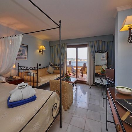Hotel Petit Cala Fornells Peguera Kültér fotó