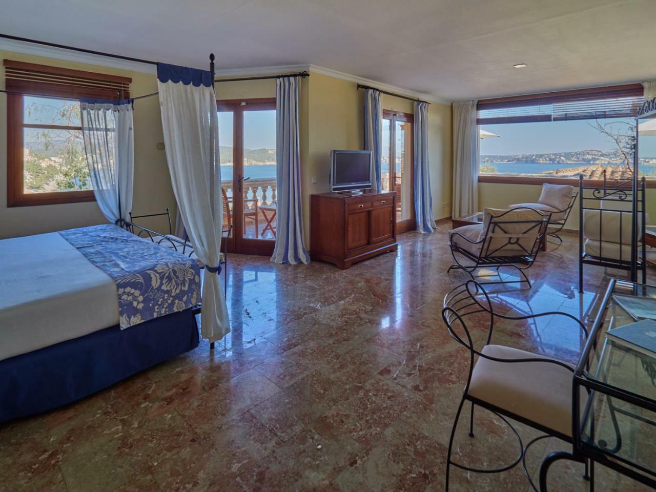Hotel Petit Cala Fornells Peguera Kültér fotó